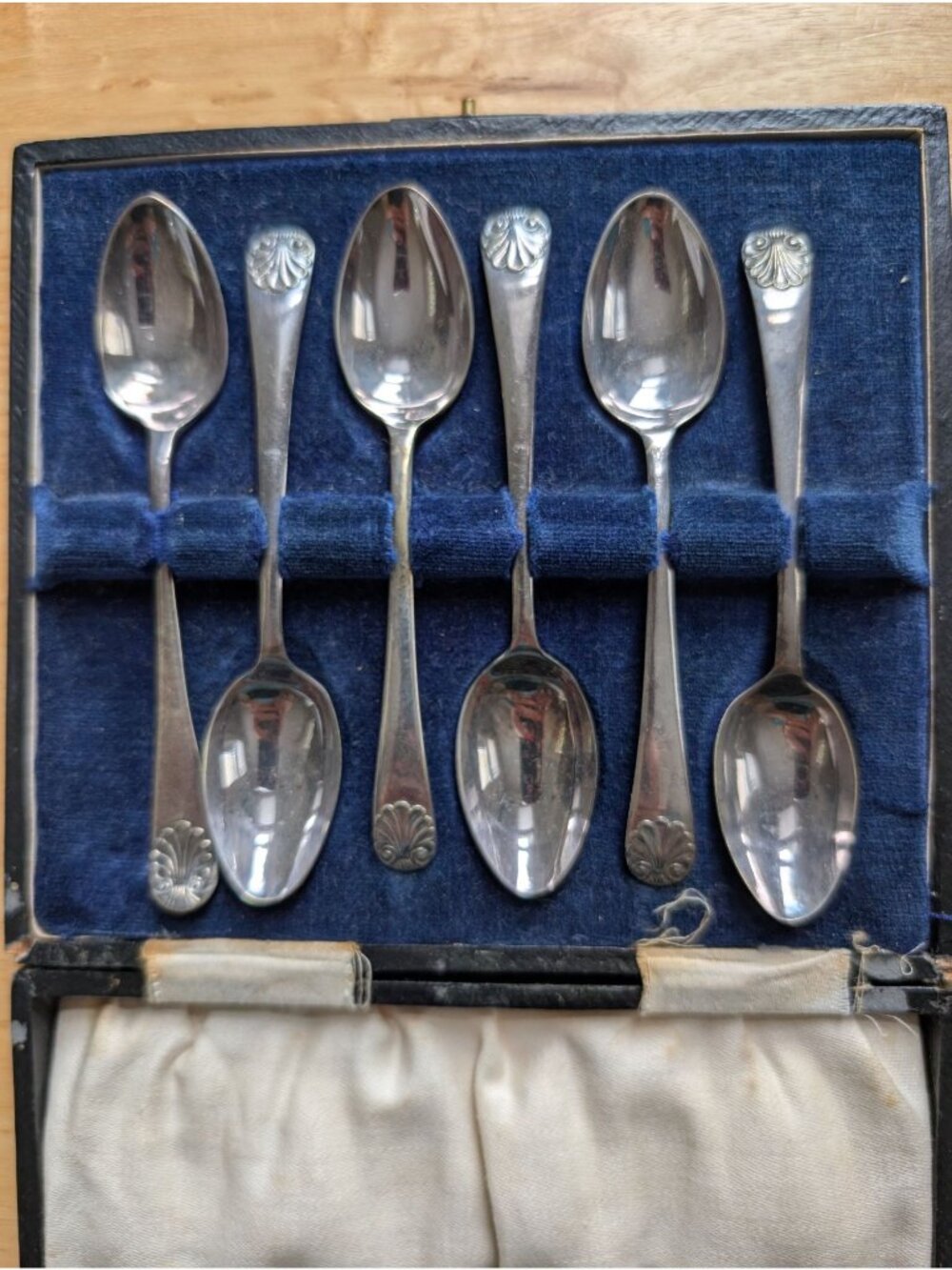 Set of 6 Antique Silver Teaspoons Old English Shell Pattern with Case